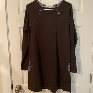 Sweatshirt dress with flannel pocket detail